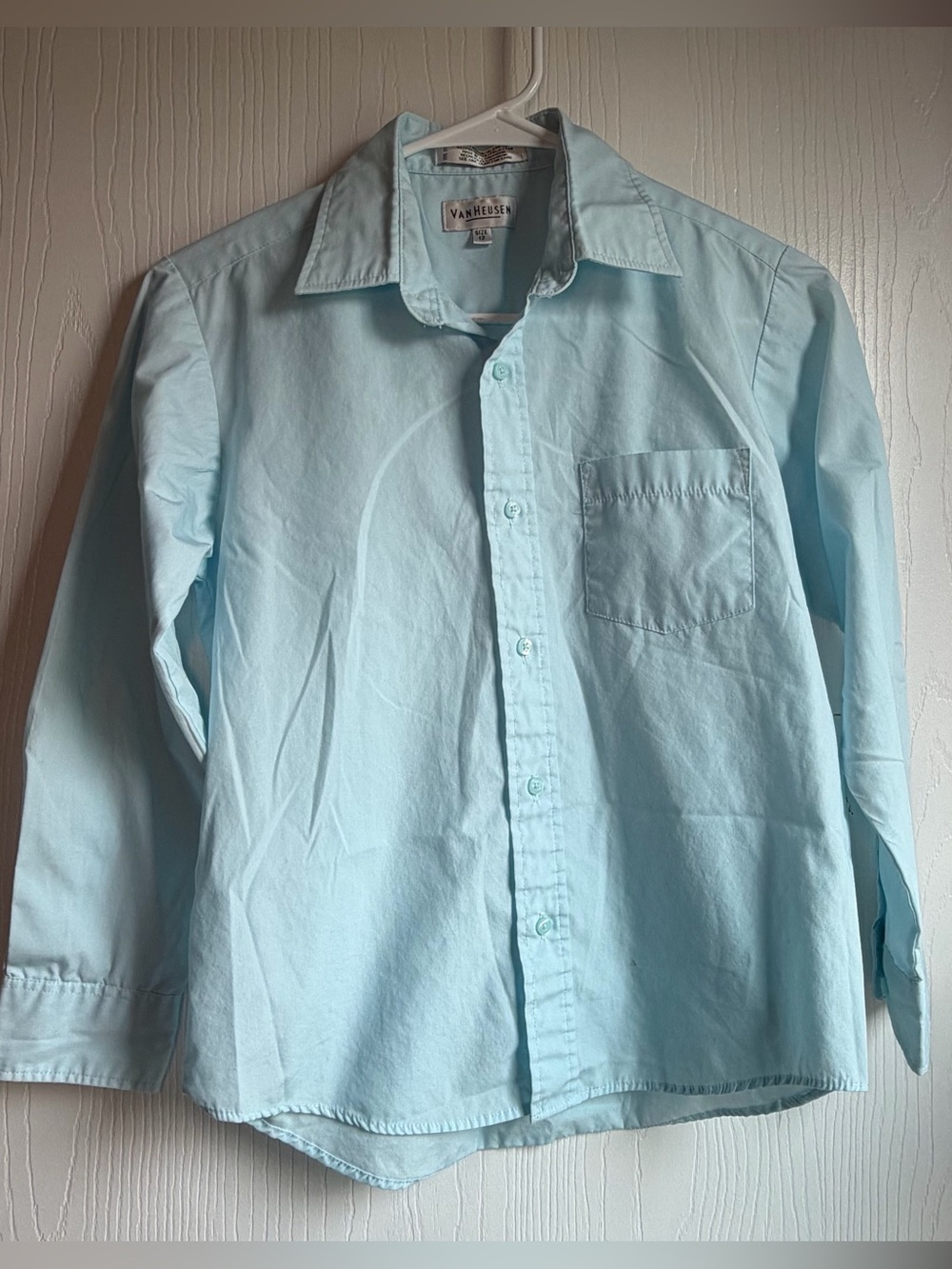 Van Heusen long-sleeve button down dress shirt boys 12 light blue classic collar